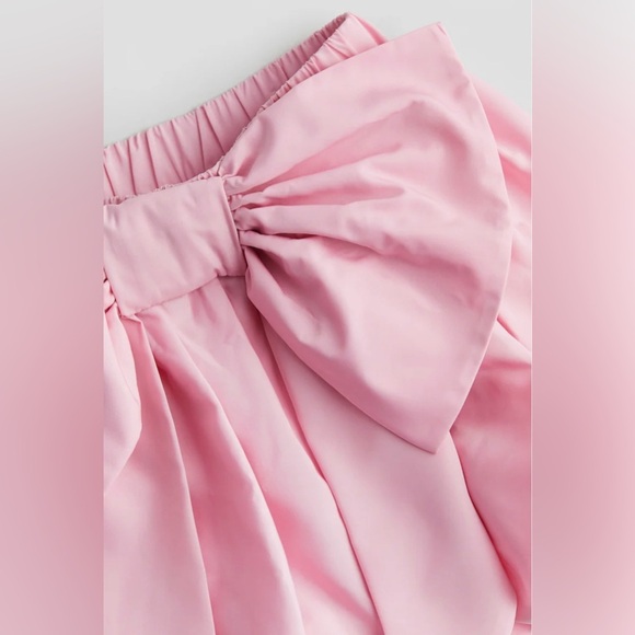 H&M
Girls Bow-Detail Balloon Skirt - Picture 3 of 9